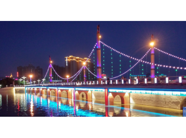 Integration of bridge lighting with the surrounding environment